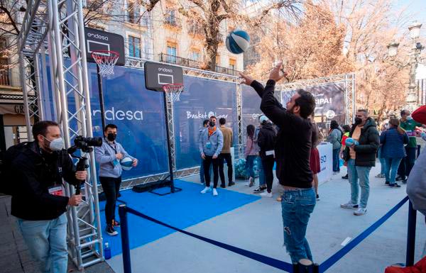 Estructura-de-truss-para-stand-con-canastas-de-baloncesto